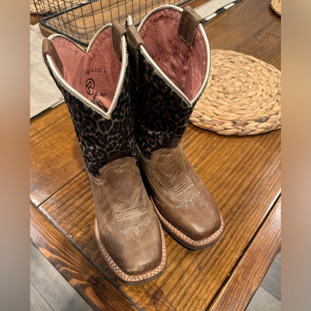 Sz 2 Youth Roper boots